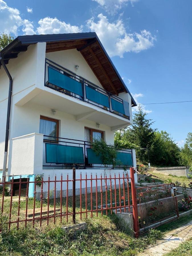 Rose Holiday home *